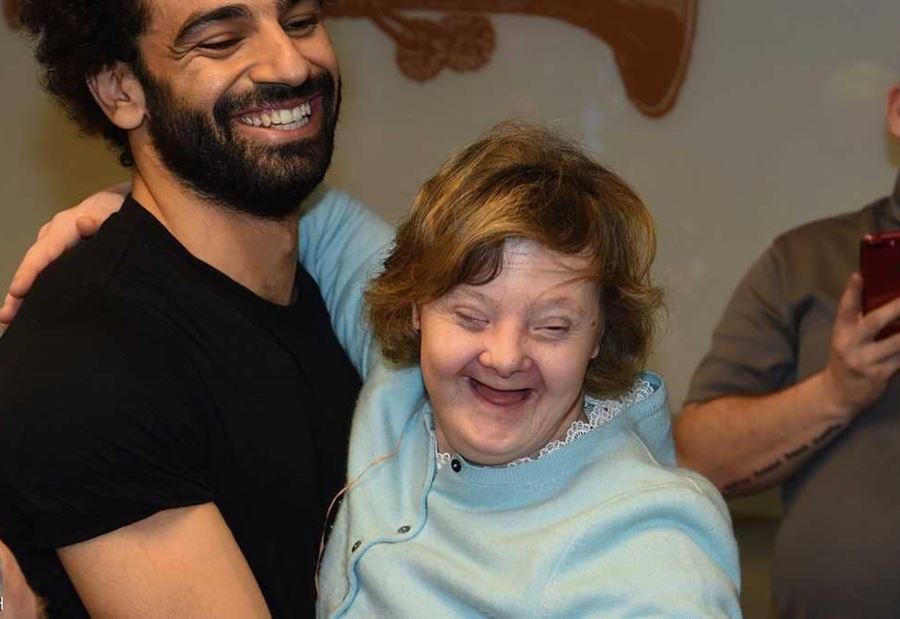 بالصور.. لحظة صلاح "الأفضل" هذا الموسم" ليست بالملاعب بالصور.. لحظة صلاح "الأفضل" هذا الموسم" ليست بالملاعب