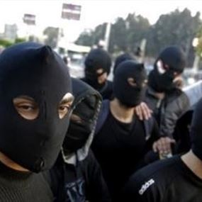 4 مسلحين ملثمين يسلبون مواطنا في بعلبك