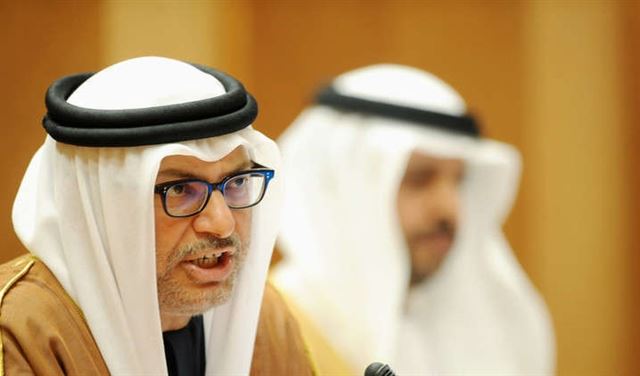 قرقاش: السعودية تتطلع للمستقبل وإيران تتمسك بالماضي