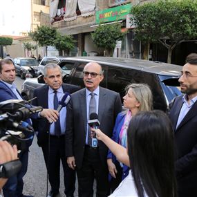 نواب يجولون في شوارع بيروت للإطلاع على آثار العاصفة