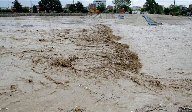 عشرت القتلى والمفقودين في "فيضانات إيران"