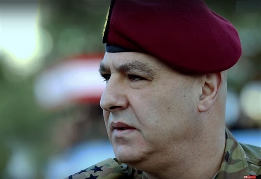 حين لوَّح قائد الجيش بالمغادرة 