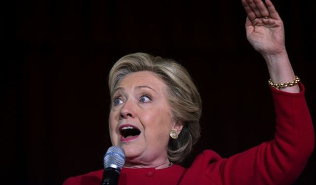 كلينتون تواجه أزمة بريدها من جديد