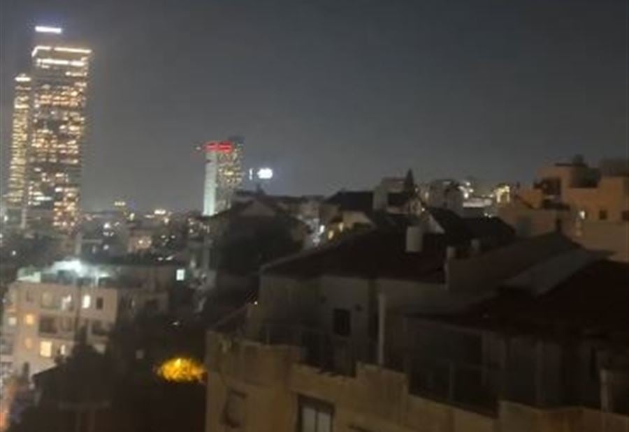 "الملايين باتوا في الملاجئ"... صواريخ من لبنان تستهدف تل أبيب (فيديو)