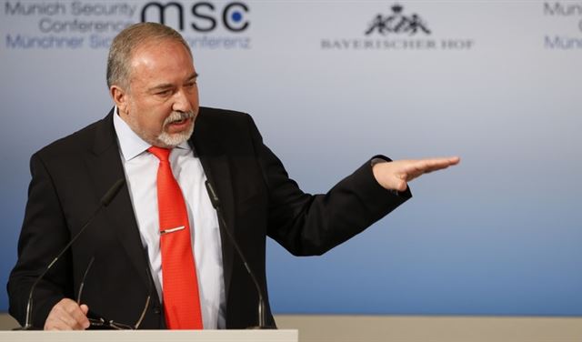 ليبرمان: إدارة ترامب حذرتنا من "أزمة فورية" في العلاقات!