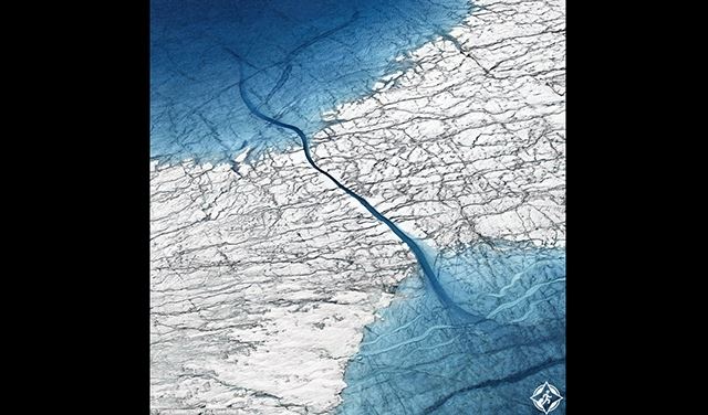 صور مذهلة تظهر ذوبان الغطاء الجليدي في جرينلاند