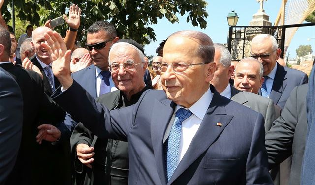 الرئيس عون شارك في قداس سيدة التلة في دير القمر