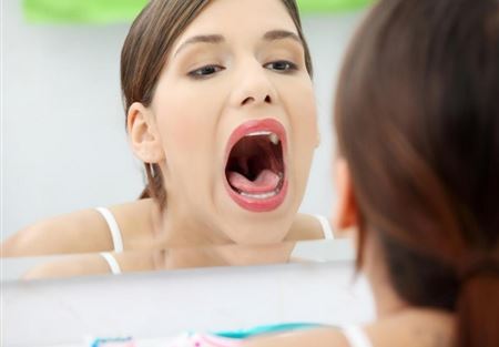 عالجوا "بحة الصوت" بهذه الوصفات المنزلية!