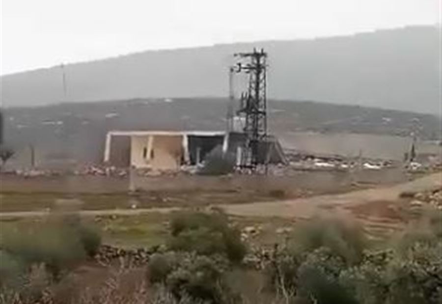 في بلدة حدودية... هيئة تحرير الشام تفجر مسجدًا وحسينية في بلدة حدودية... هيئة تحرير الشام تفجر مسجدًا وحسينية
