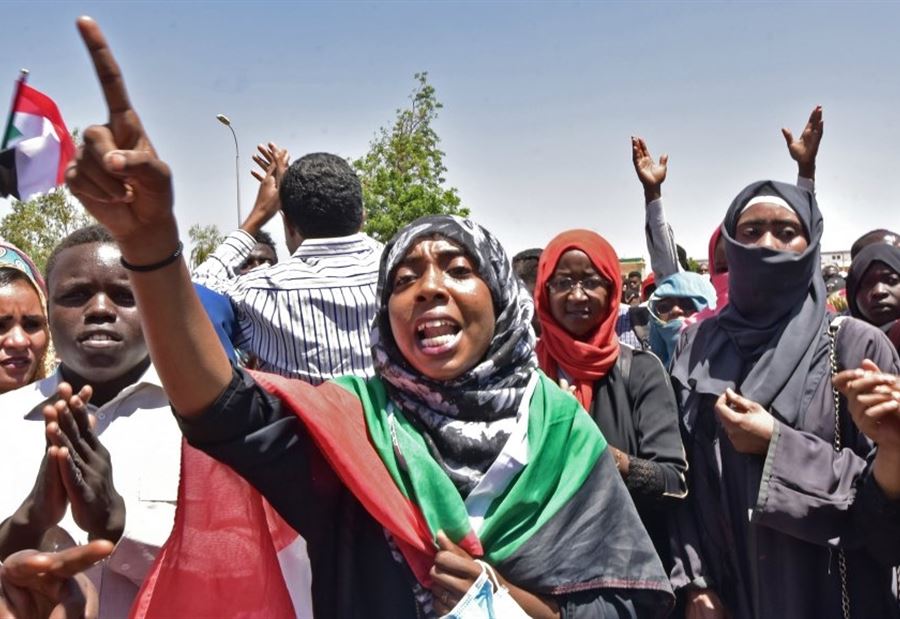 اتفاق على تشكيل مجلس انتقالي  يضم مدنيين وعسكريين في السودان