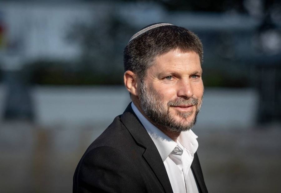 سموتريتش يطرح خطة "هجرة طوعية" لتقليص عدد سكان غزة سموتريتش يطرح خطة "هجرة طوعية" لتقليص عدد سكان غزة