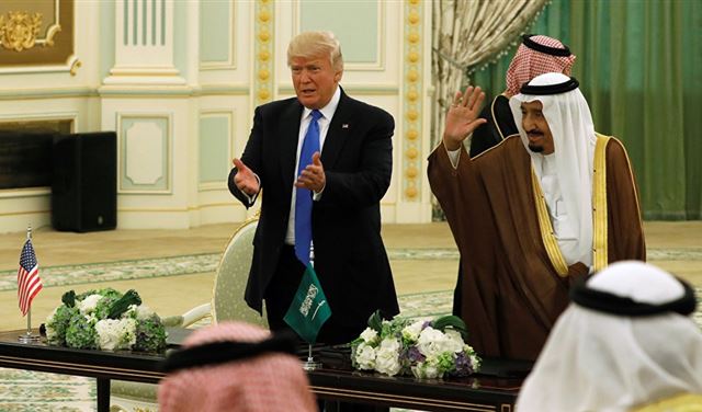 ترامب يعلن تضامنه مع السعودية ترامب يعلن تضامنه مع السعودية