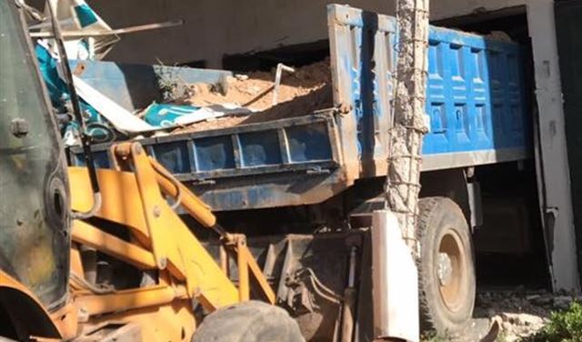 بالفيديو.. لحظة اجتياح شاحنة لمحل في بدنايل بالفيديو.. لحظة اجتياح شاحنة لمحل في بدنايل