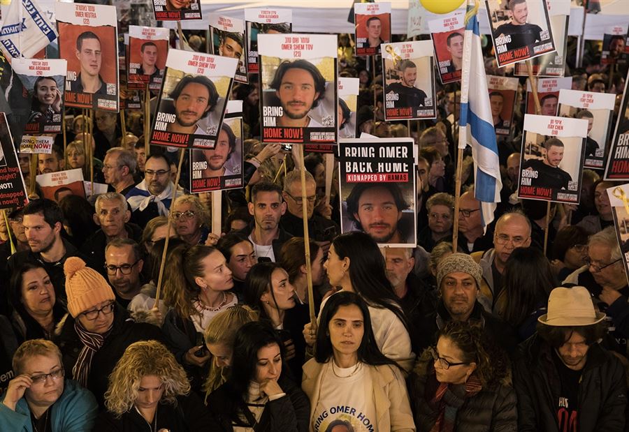 "سنواصل الحراك لعزله"... تهديد عالي اللهجة موجه الى نتنياهو