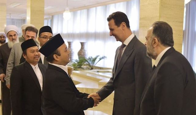 بالصور: الأسد يظهر بدمشق.. هل علق على الضربة المحتملة؟  بالصور: الأسد يظهر بدمشق.. هل علق على الضربة المحتملة؟
