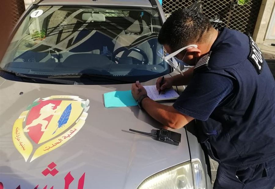 محاضر ضبط بحق كل مخالف لوضع الكمامة في الحدت
