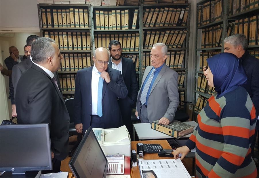 زيارة "غير بروتوكولية" لوزير العمل الى صندوق الضمان