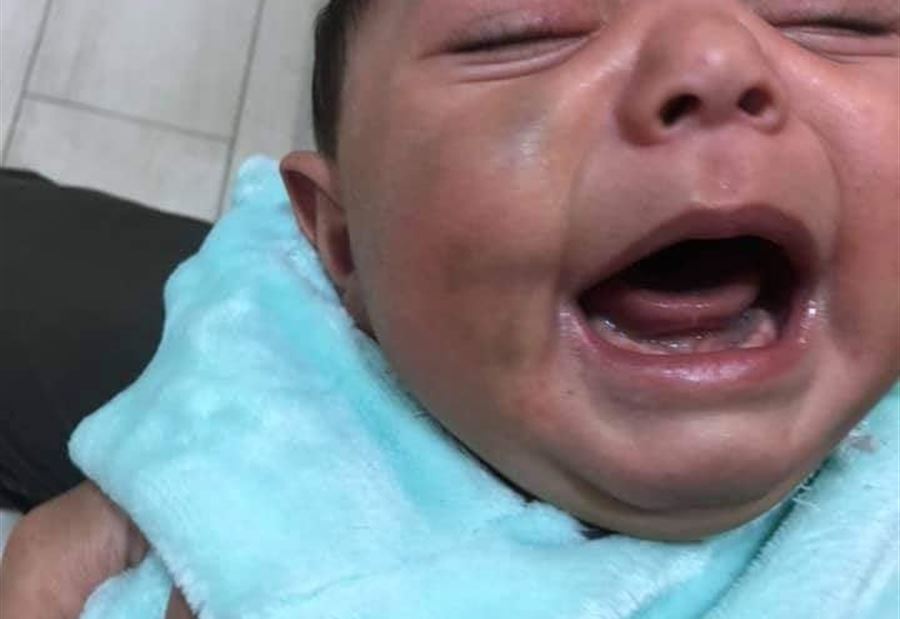حادثةٌ لا تُصدَّق... إبن الـ7 أشهر عنِّف حتى النّزف على يد والدته!