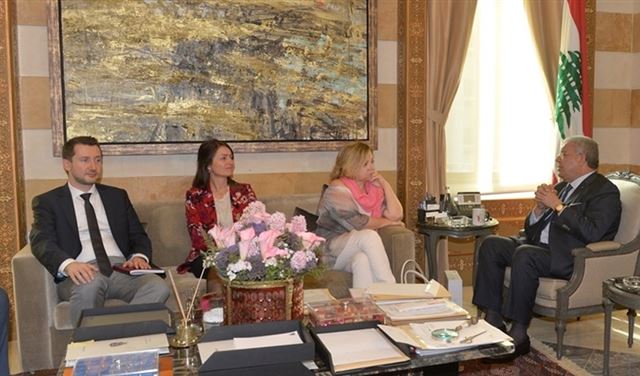 المشنوق: المهمة الأولى مراقبة اقتراع المغتربين في أوروبا