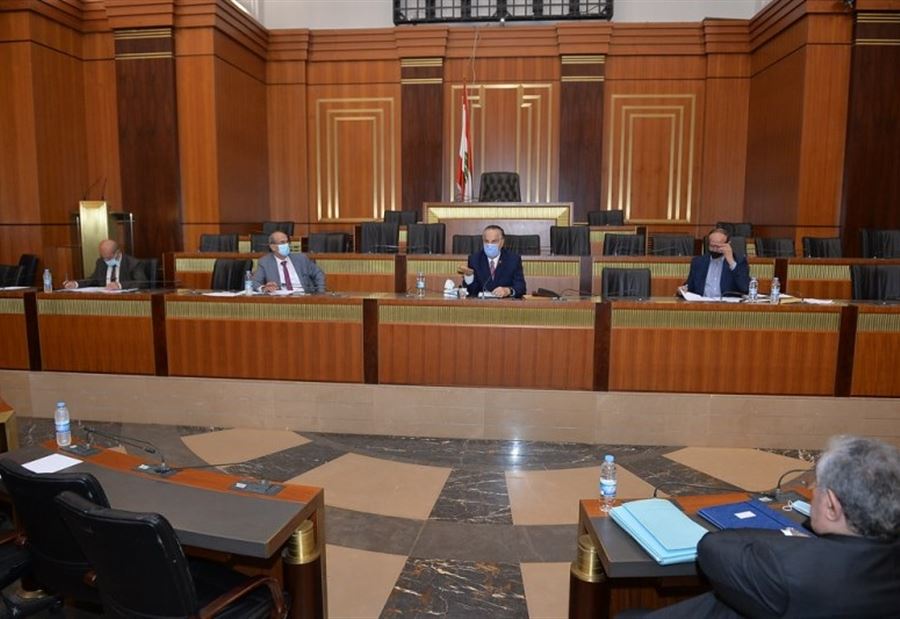 "الإدارة والعدل" توصي بإقفال البلد 15 يوماً