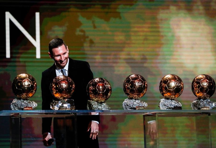 تمثال لـ"ميسي" بالقرب من مدريد