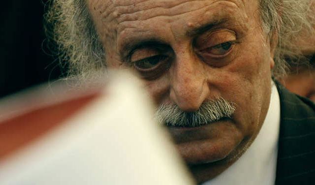 جنبلاط مغرداً: لقد تجاوزنا الخطوط الحمراء