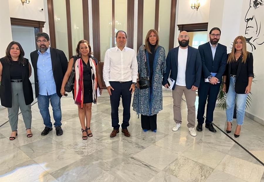 "واقع الديمقراطية"... الجميل: عبرنا عن قلقنا!