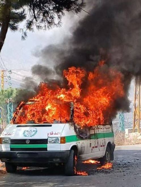 بالصورة: استهداف سيارات إسعاف في سحمر