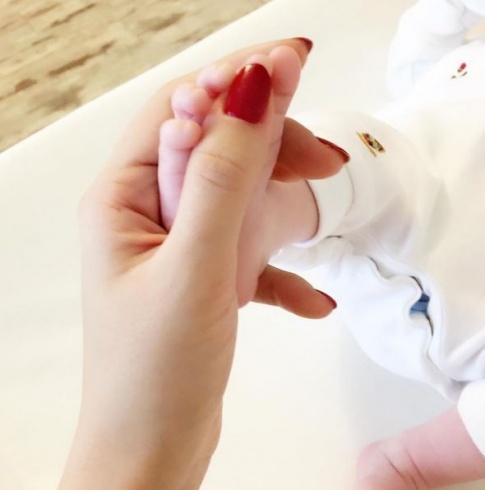 ميريام فارس تنشر أول صورة لابنها جايدن