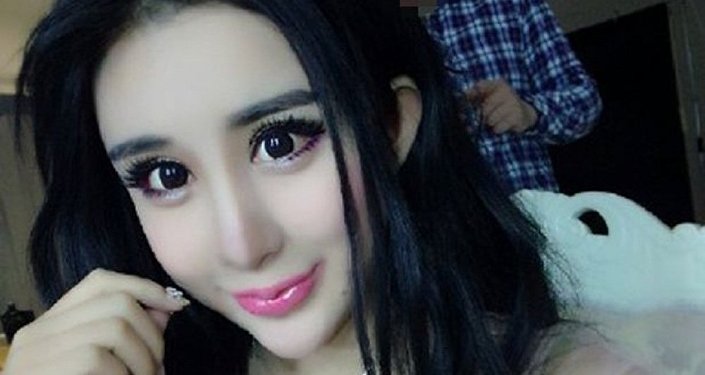 بالصور..شاهد ماذا فعلت هذه الفتاة لجذب حبيبها السابق 