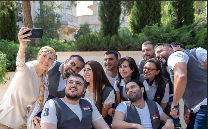 بالصور: أسما الأسد تلتقي أعضاء نادي جرحى الجيش السوري
