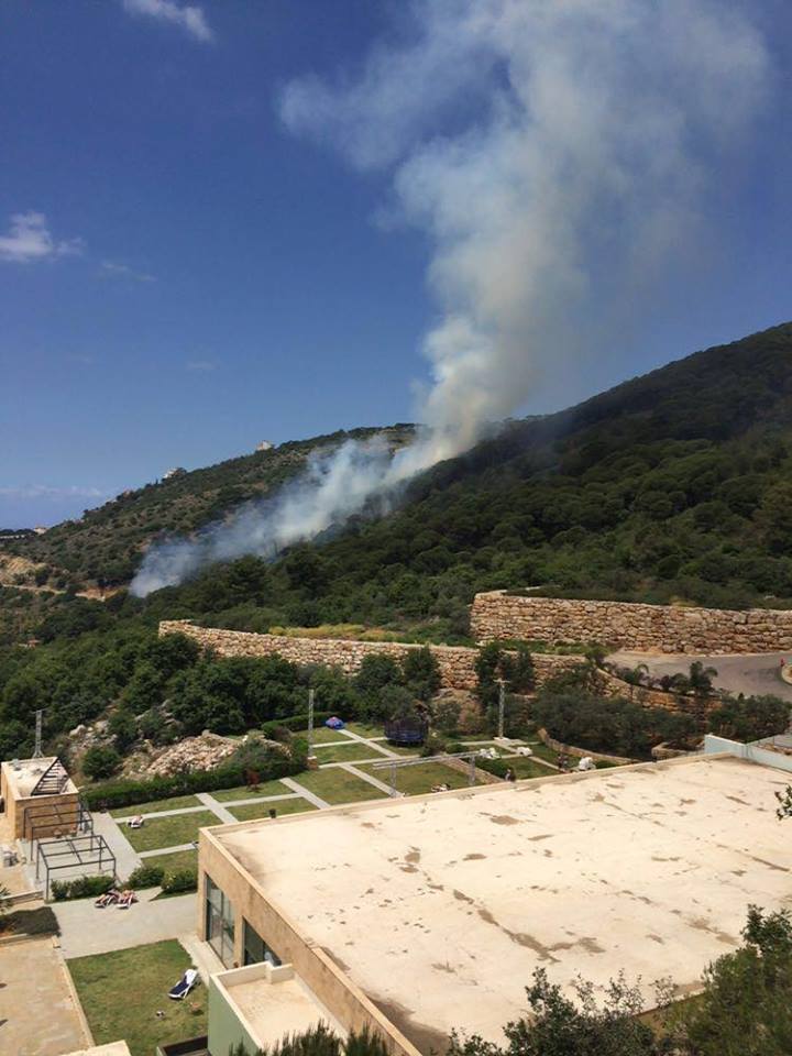 بالصور.. حريق هائل في جعيتا بسبب حافلة  بالصور.. حريق هائل في جعيتا بسبب حافلة