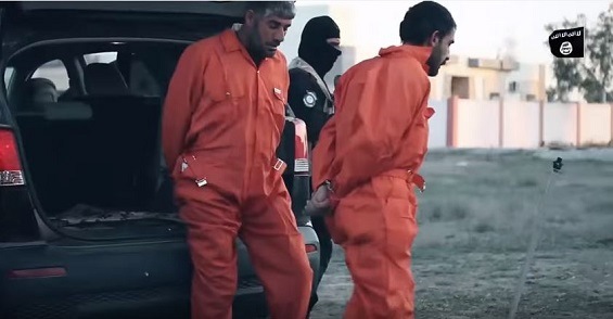 شاهد.. داعش ينفذ أوحش عملية إعدام حتى الآن!