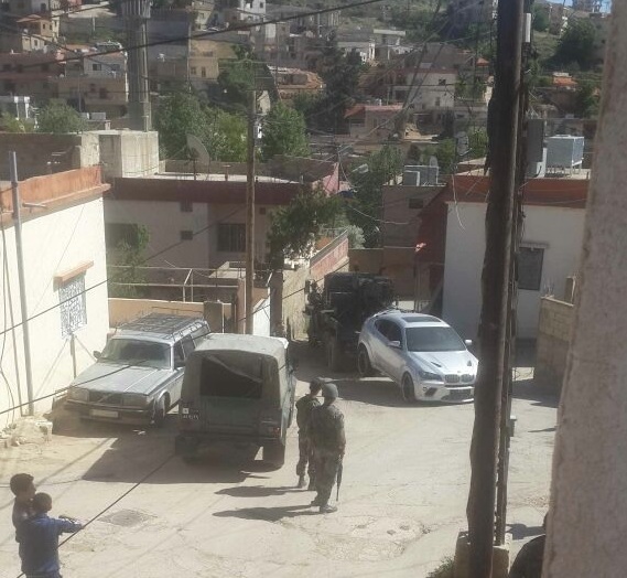 بالصورة.. الجيش داهم في بريتال 
