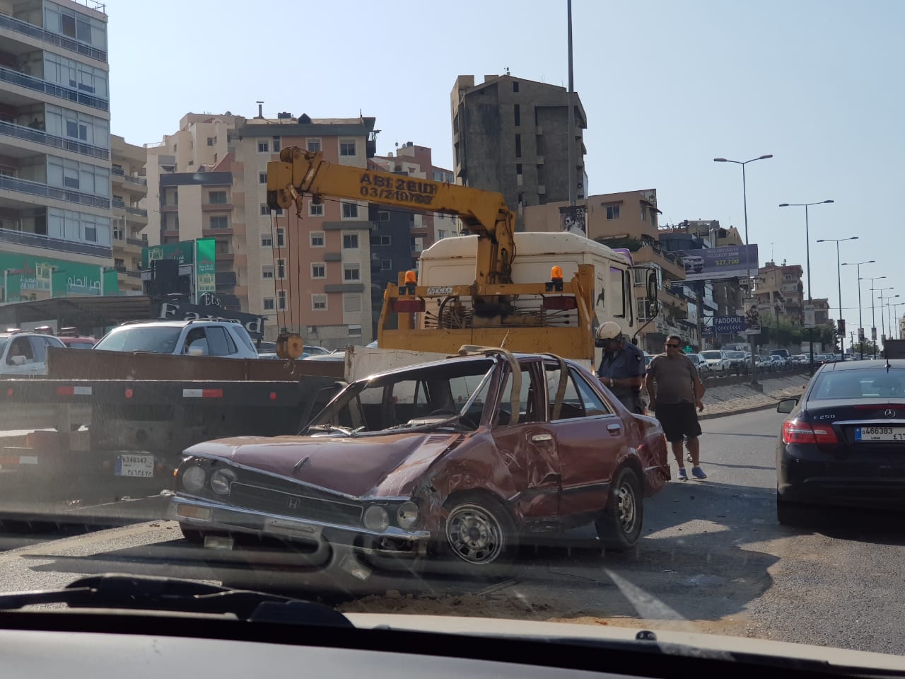 بالصور: تصادم على اوتوستراد جونية