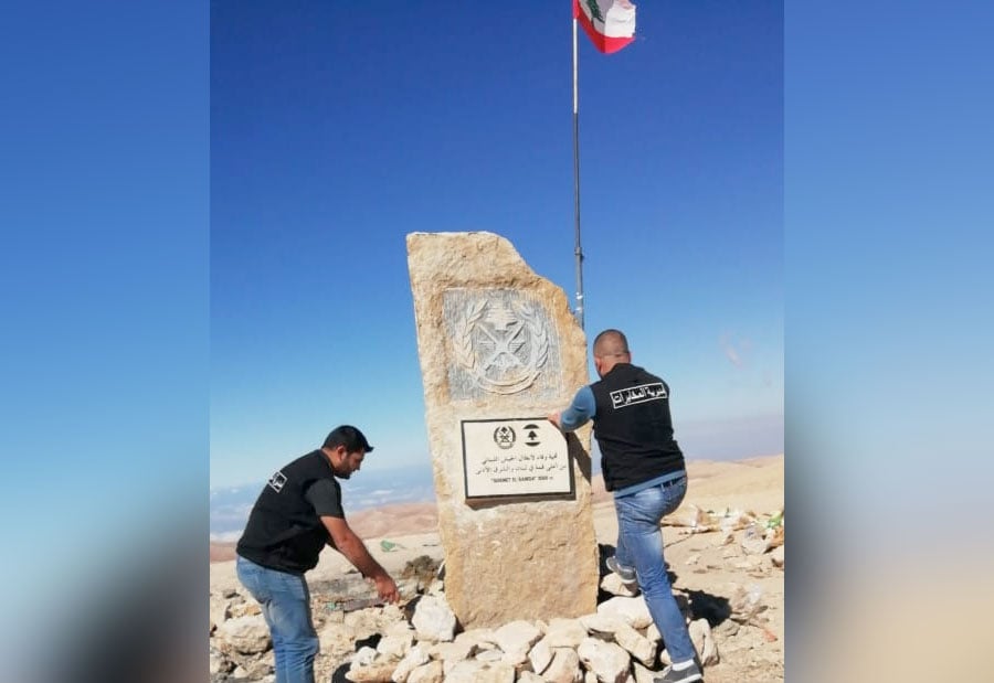 الجيش يعيد نصب "القرنة السوداء" الى مكانه