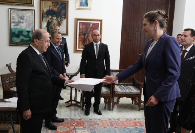 بالصور... عون يتسلّم أوراق اعتماد ثمانية سفراء بالصور... عون يتسلّم أوراق اعتماد ثمانية سفراء