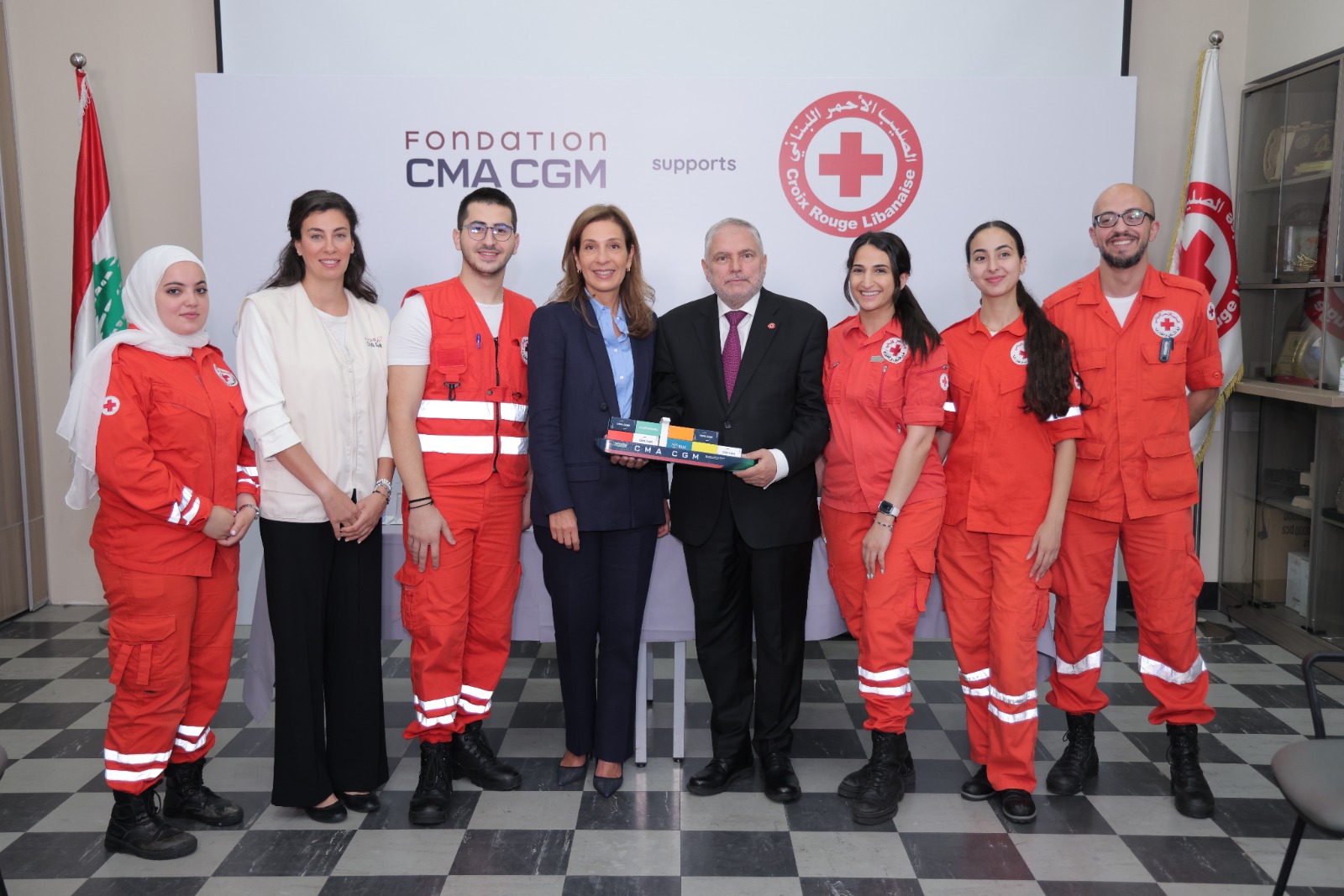 بِـ3 طرق... مؤسسة CMA CGM تدعم الصليب الأحمر!