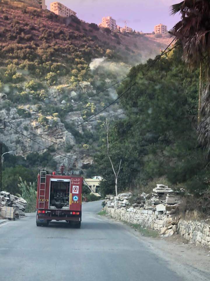 بالصورة: إخماد حريق في وادي نهر إبراهيم