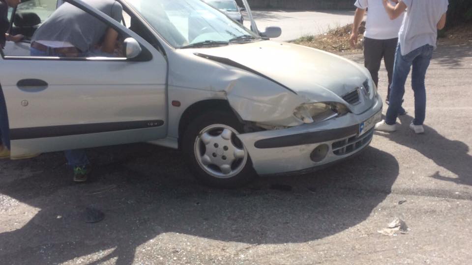 بالصور: جريحان اثر حادث سير في فيطرون