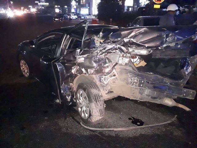 بالصور: تعرّض ابنتي ريفي لحادث سير مروّع... هذا هو وضعهما الصحيّ