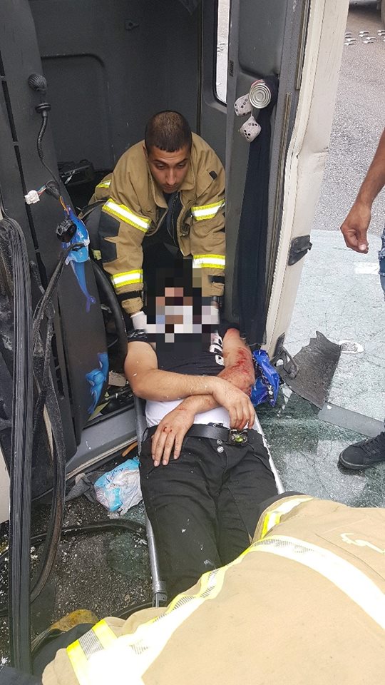 بالصور: جريحان نتيجة إنقلاب صهريج على أوتوستراد المتن السريع
