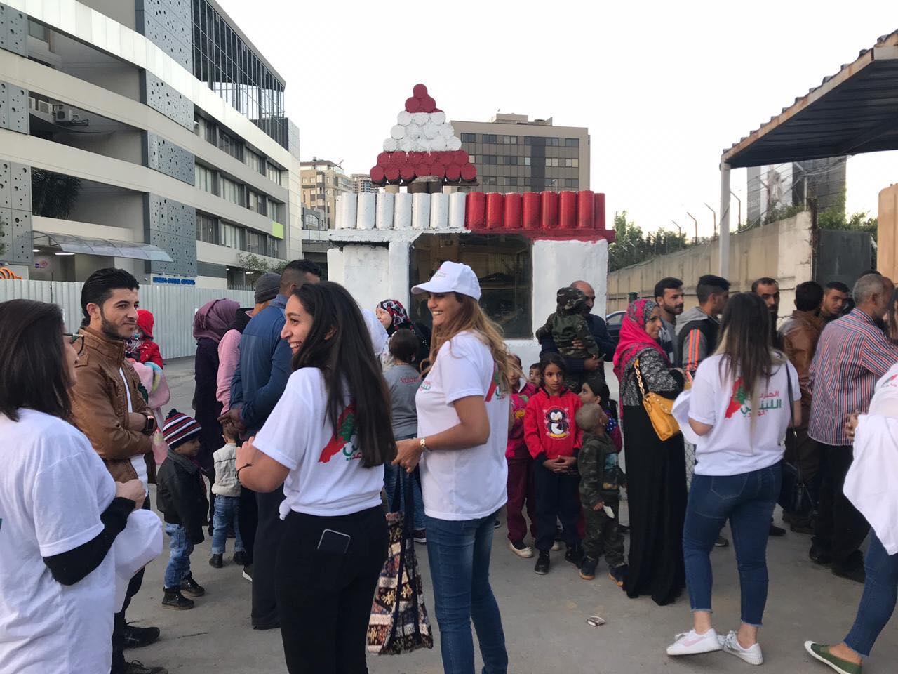 الحزب اللبناني الواعد يعلن إعادة أولى دفعات النازحين الى سوريا الحزب اللبناني الواعد يعلن إعادة أولى دفعات النازحين الى سوريا