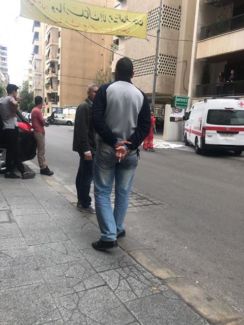 بالصور: عاملة اثيوبية تسقط من الطابق التاسع  في راس النبع