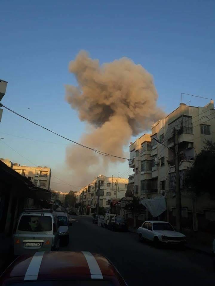 بالصور: انفجارات تهز حيا سكنيا في حلب بصواريخ مجهولة المصدر