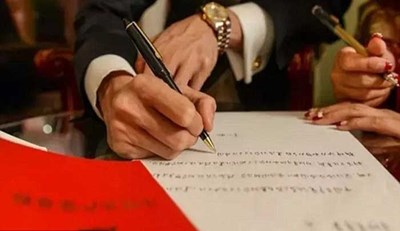 بالصور.. الزوجان الأقل رومانسية في العالم!