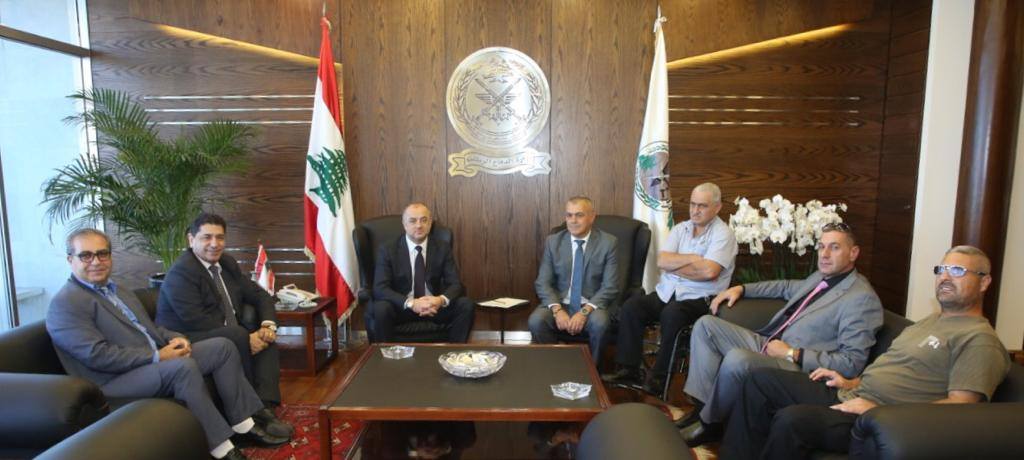 "تمييز بين العسكريين؟!"