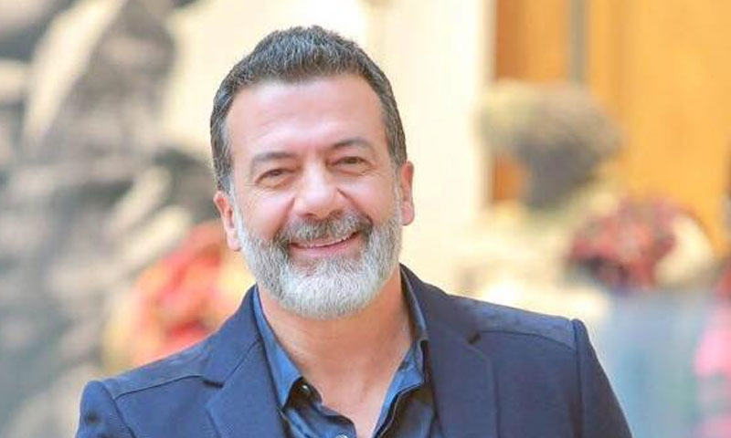 إعلامي شهير يُهاجر من لبنان وينتقل إلى الإمارات!