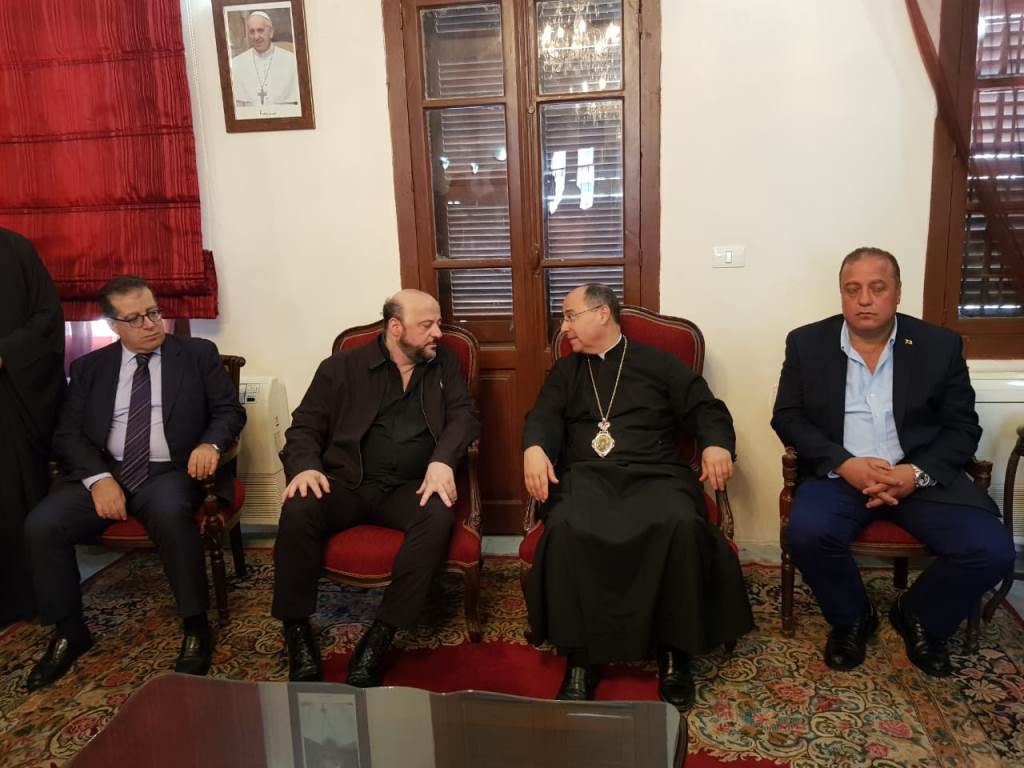 الرياشي ووفد من "القوات" في المية ومية