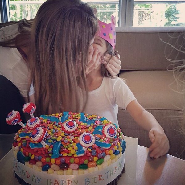 بالصورة.. نانسي عجرم تحتفل بعيد ميلاد ابنتها